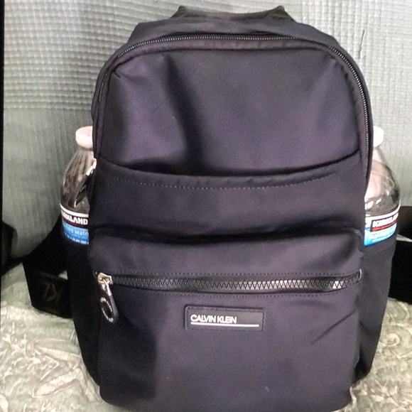 Calvin Klein navy blue backpack with pockets for water bottles - Picture 5 of 10